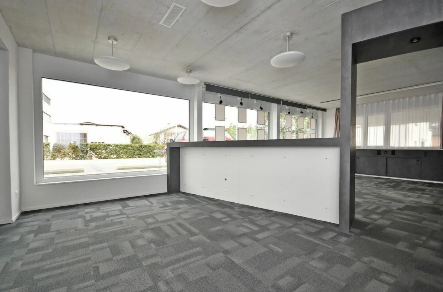 Service/Office Space in a Good Traffic Location - Photo 3 of 20