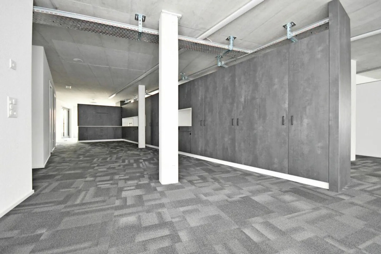 Service/Office Space in a Good Traffic Location - Photo 5 of 20