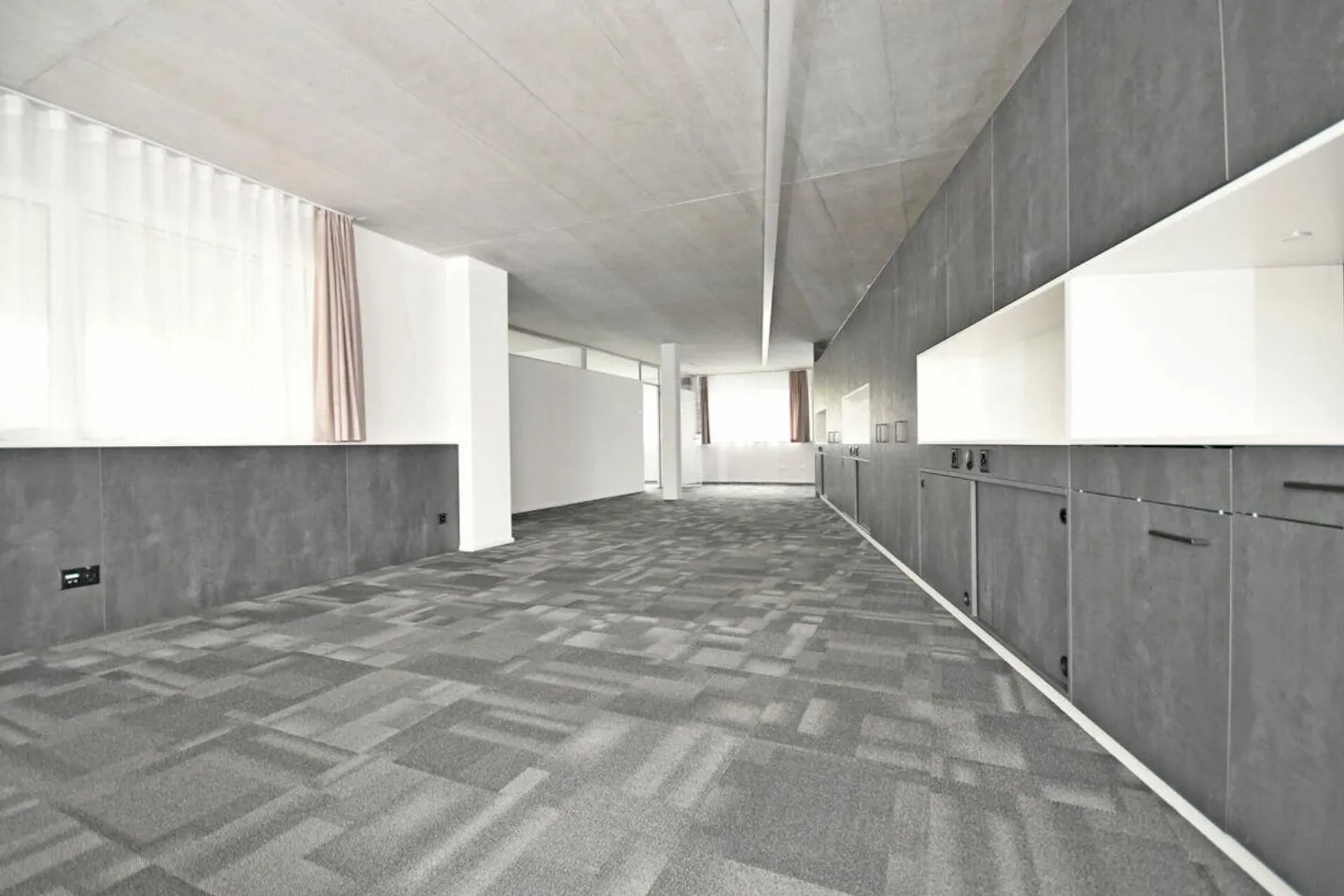 Service/Office Space in a Good Traffic Location - Photo 6 of 20