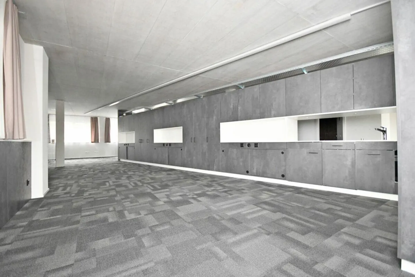 Service/Office Space in a Good Traffic Location - Photo 7 of 20