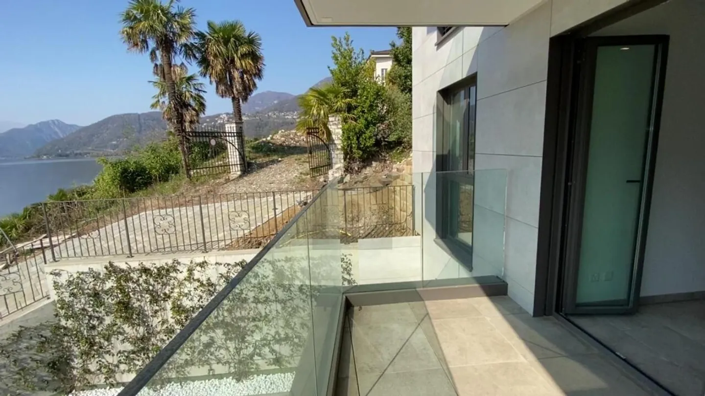 MODERNO, SPAZIOSO E SOLEGGIATA CON VISTA - Foto 3 di 6