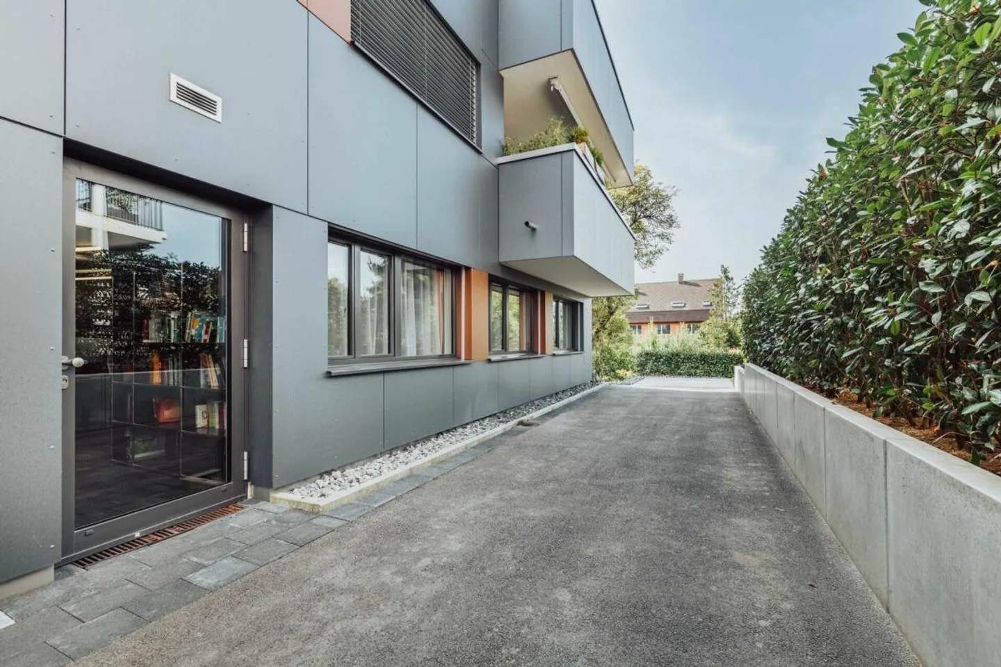 Service/Office Space in a Good Traffic Location - Photo 16 of 20