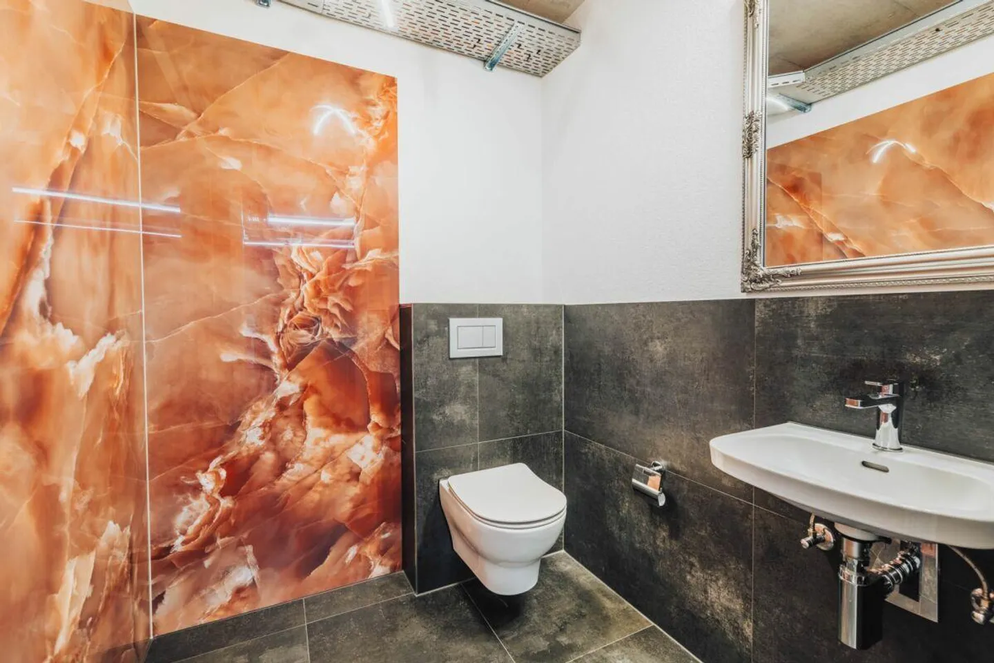 Service/Office Space in a Good Traffic Location - Photo 11 of 20