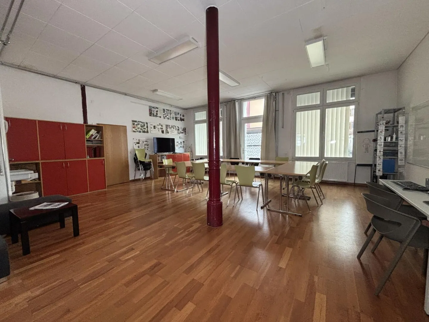 Mixed-use building - Photo 5 of 13