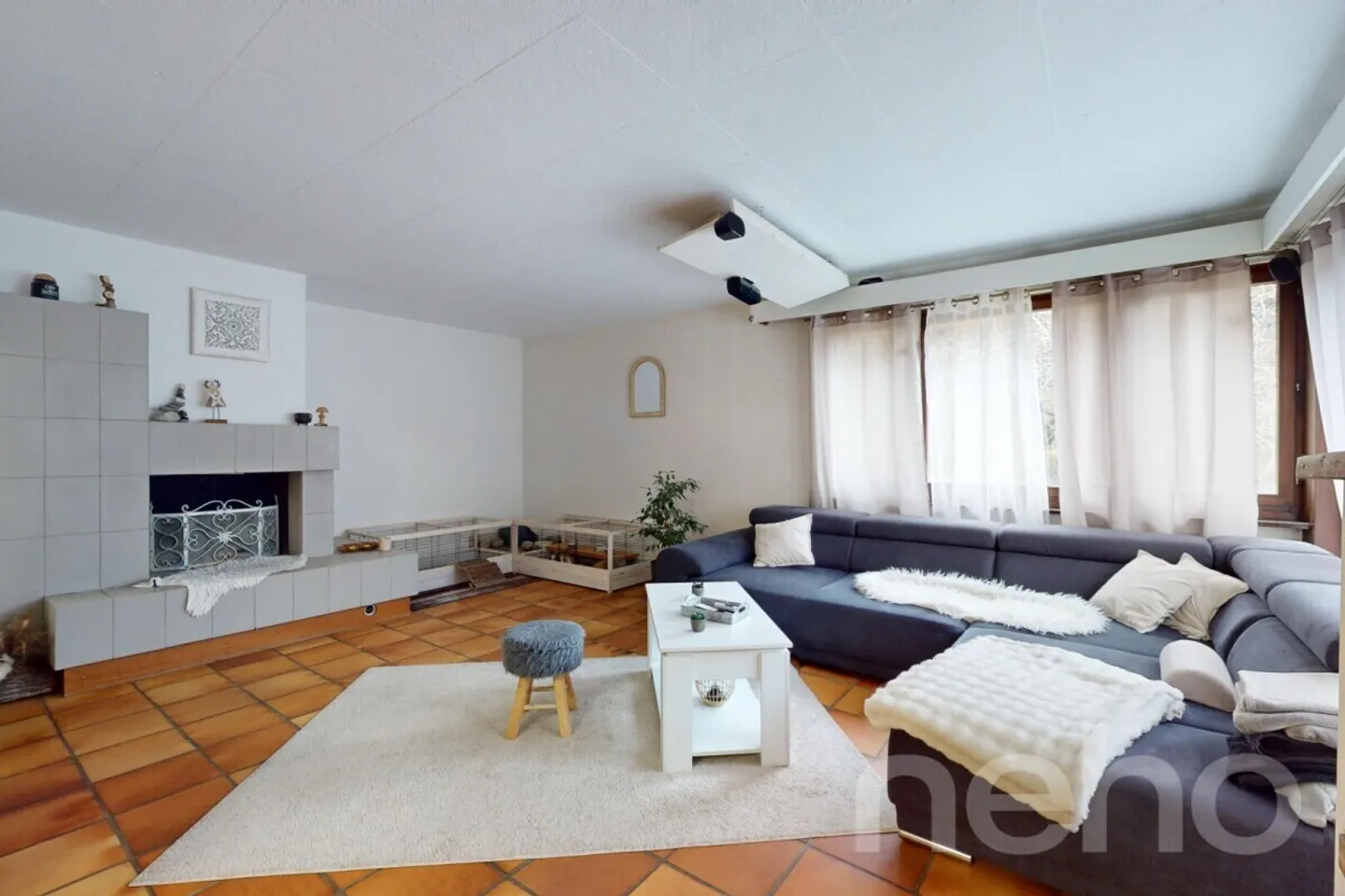 House with potential: two apartments just steps from Sion - Photo 7 of 13