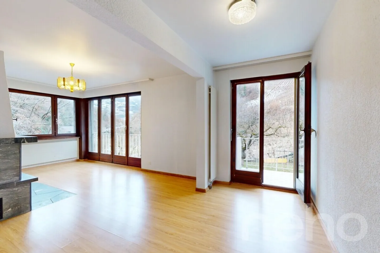 House with potential: two apartments just steps from Sion - Photo 12 of 13