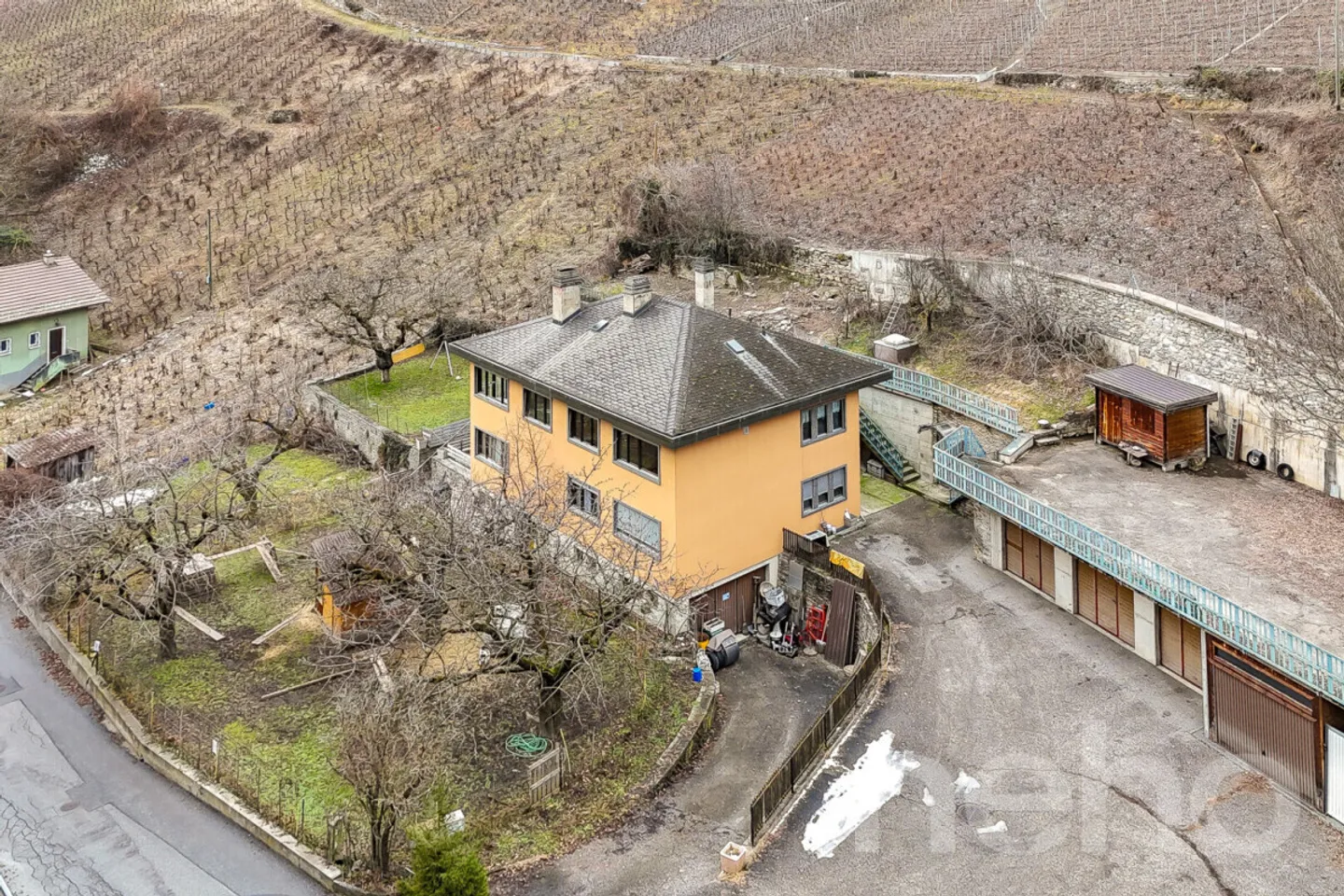 House with potential: two apartments just steps from Sion - Photo 1 of 13