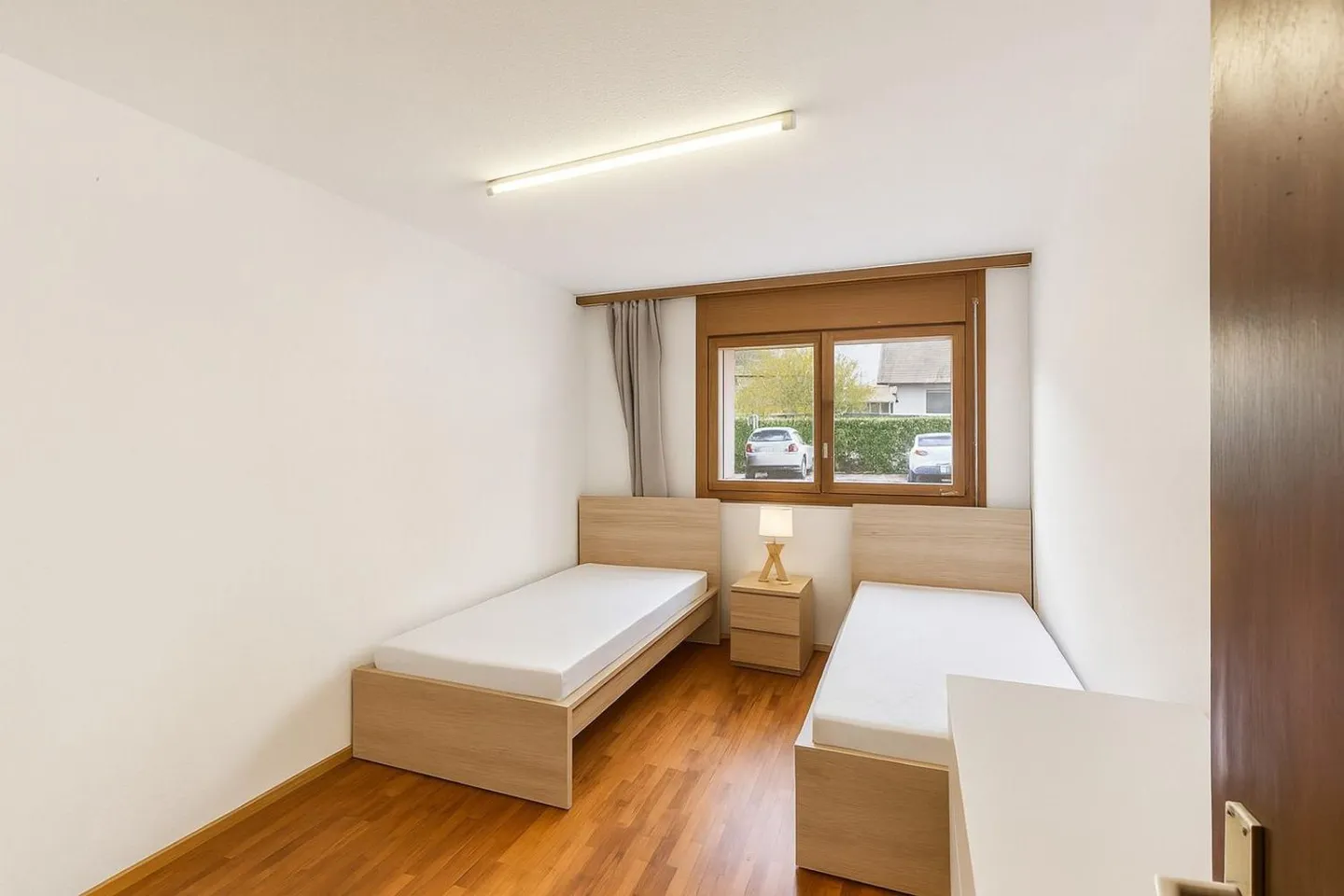 Spacious 4.5-room garden-level apartment - Photo 8 of 12