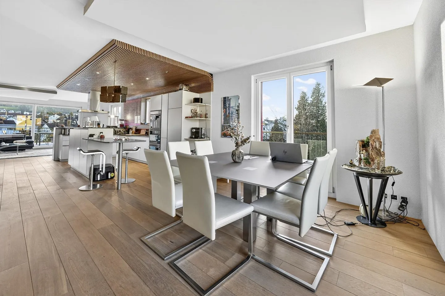 Exclusive penthouse apartment with separate studio on the ground floor - Photo 5 of 17