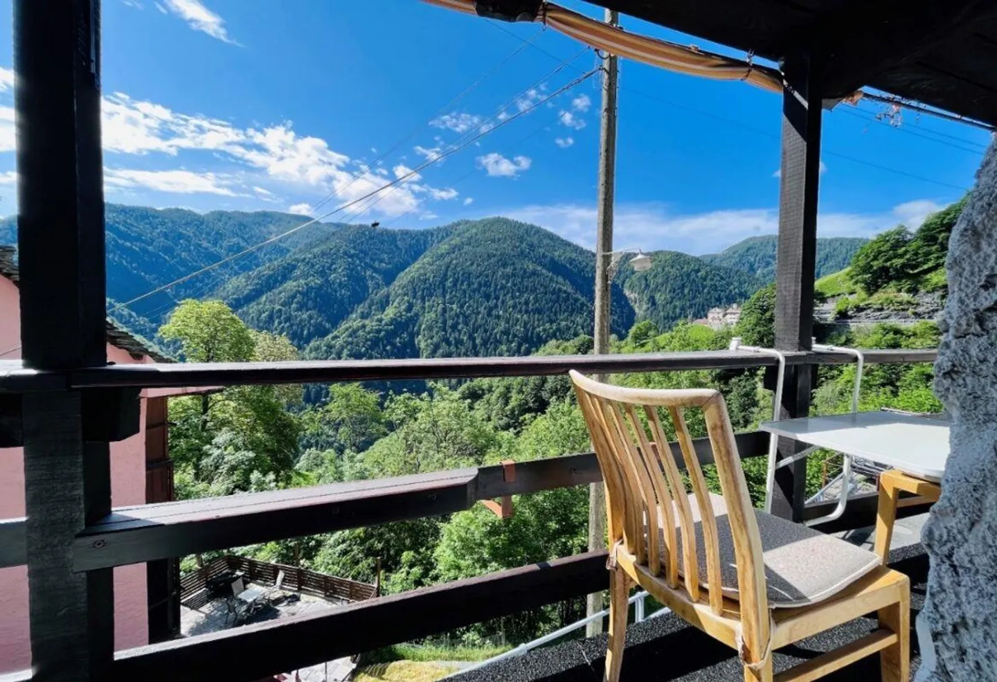 Appartement rénové de 3 ½ pièces, dans le centre historique, avec pergola... - Photo 7 sur 7