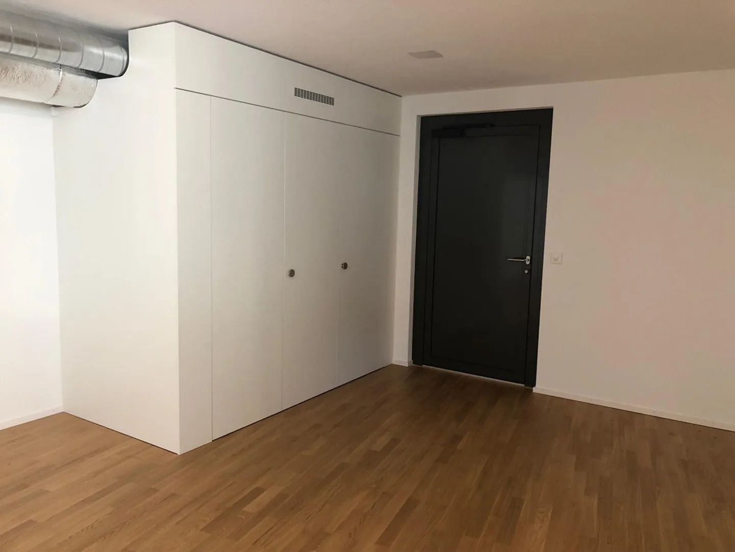 Stanza per hobby ristrutturata in affitto - Foto 2 di 3