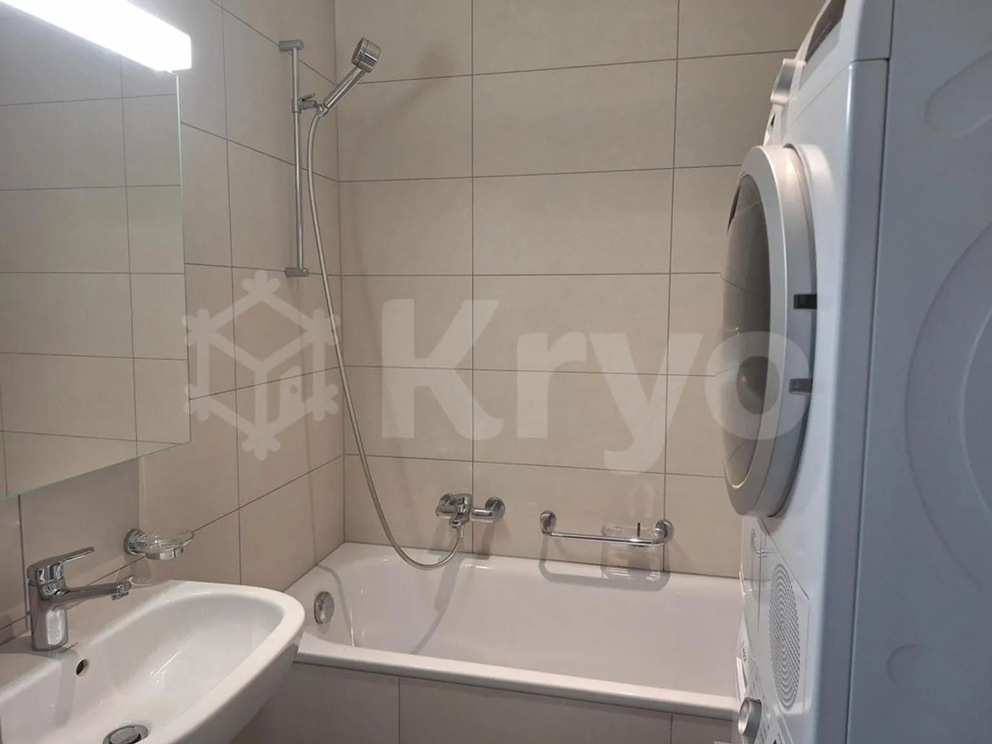 BEL APPARTAMENTO 83 M2 CON 3 STANZE IN CENTRO CON BALCONE - Foto 9 di 12