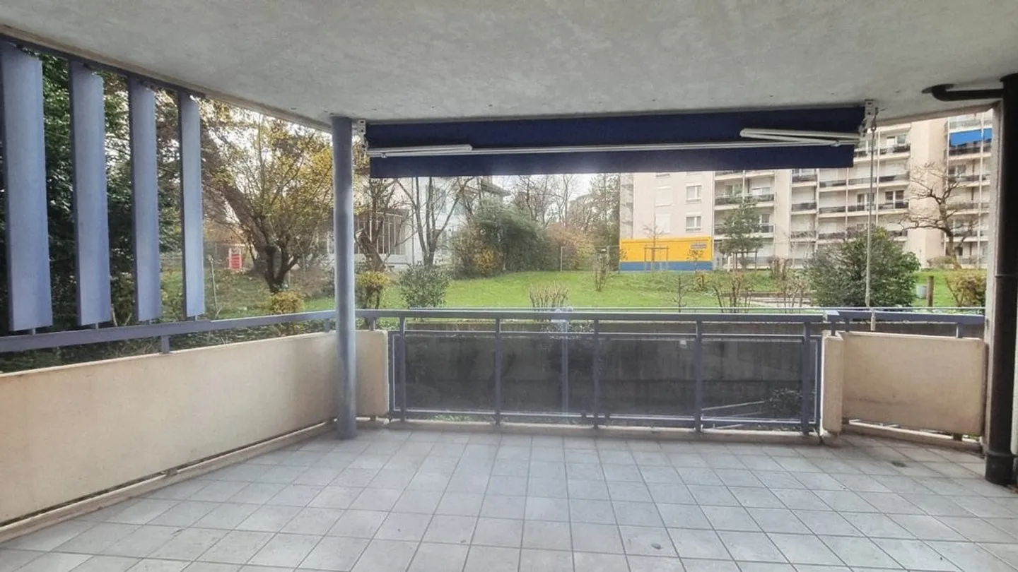 Beautiful apartment with terrace and balcony in the heart of Petit-Lancy - Photo 8 of 8