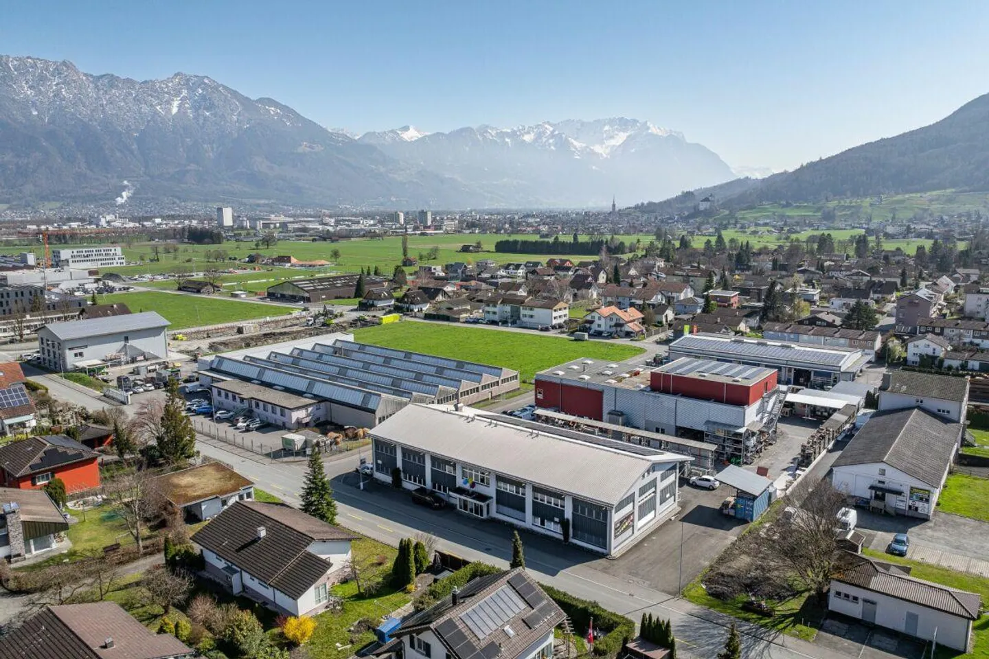 Commercial and Office Spaces in Optimal Location with Showroom - Photo 19 of 20