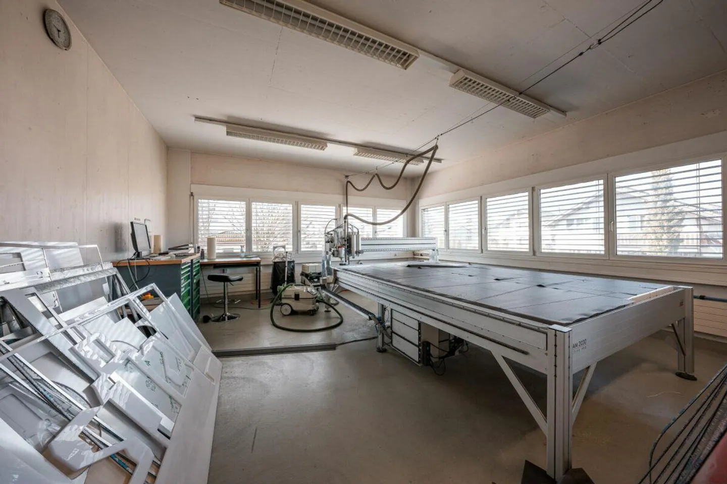 Commercial and Office Spaces in Optimal Location with Showroom - Photo 18 of 20