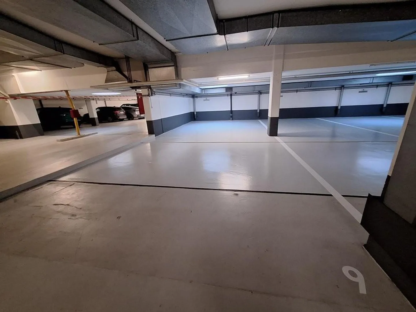 Parking space in the center of Lausanne - Photo 1 of 2