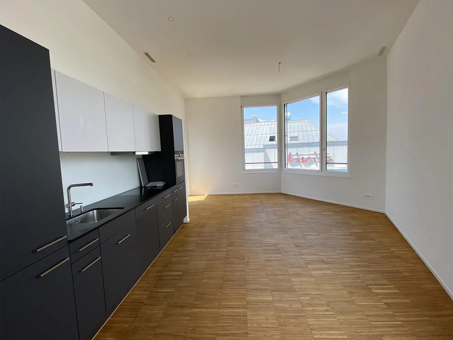 Exclusive penthouse apartment with a view over Altstetten - Photo 2 of 13