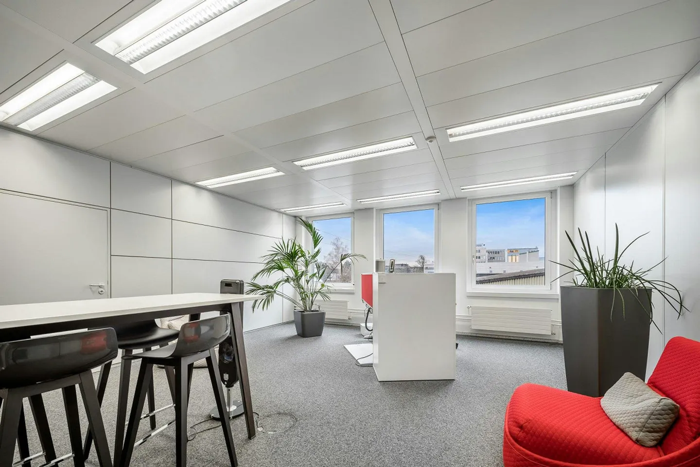 Office Hub - Value for Money - Photo 11 of 13
