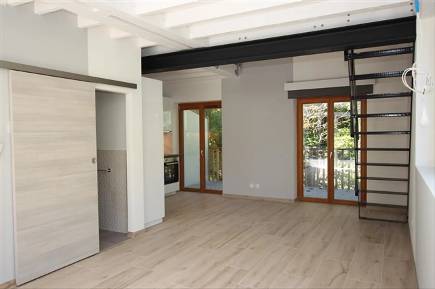 3.5-Room Apartment - Photo 2 of 9