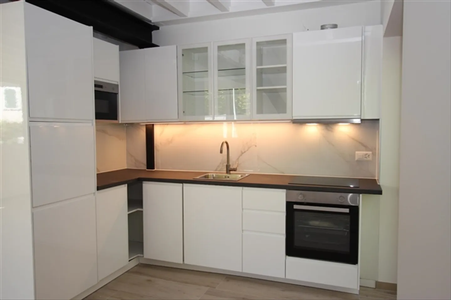 3.5-Room Apartment - Photo 3 of 9