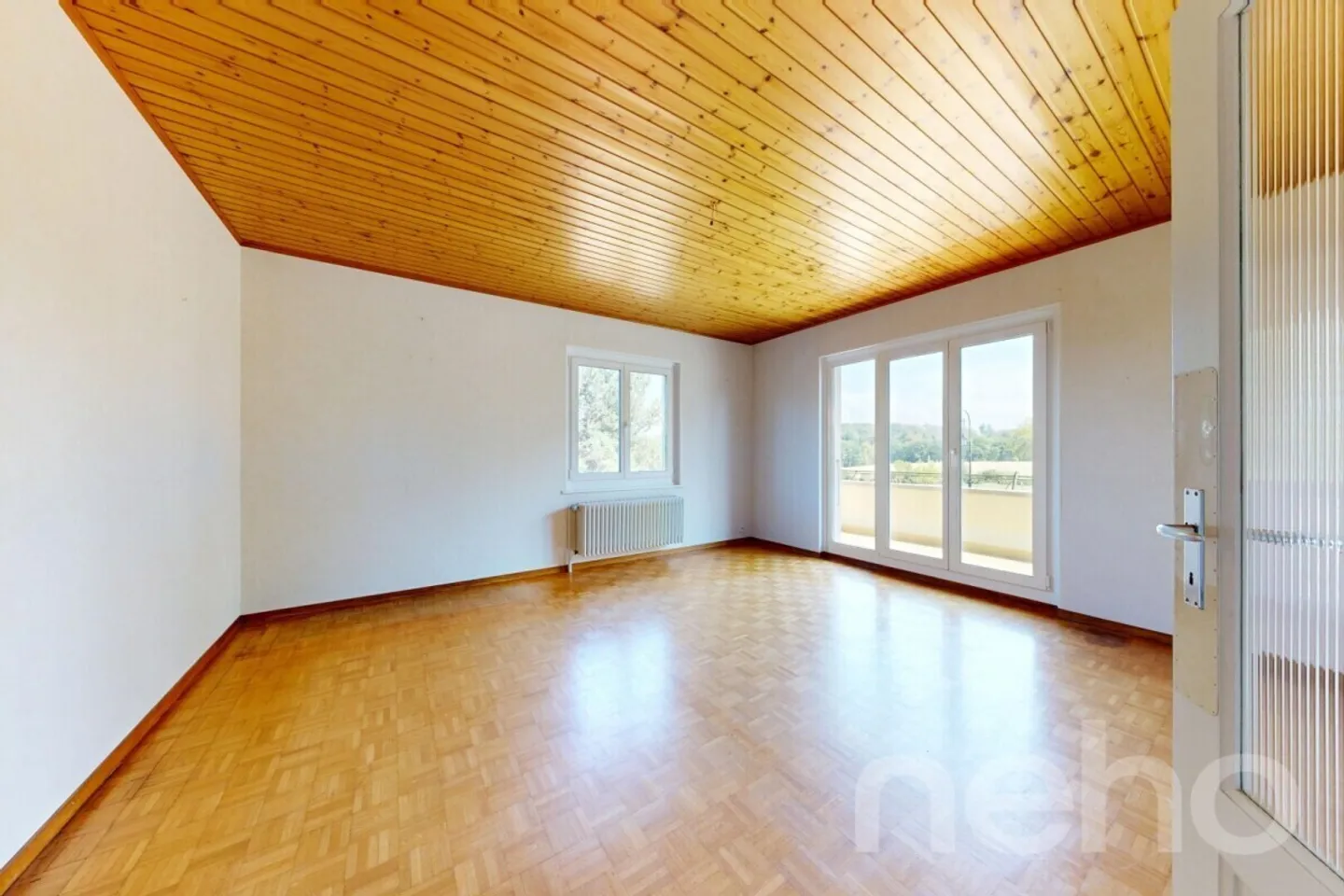 Charming individual villa on a plot of 1,297 m2 - Photo 3 of 12