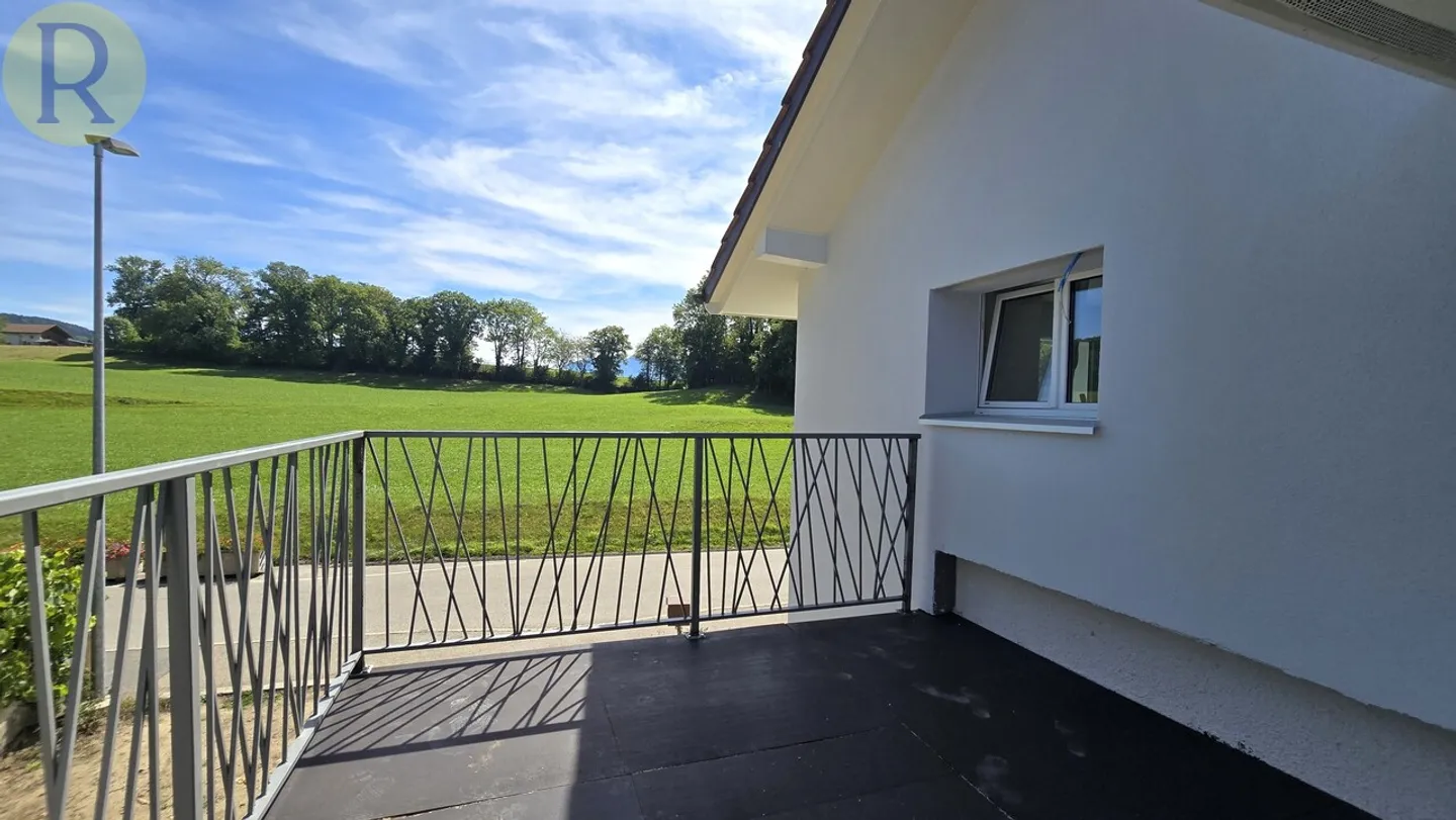 15 Minutes from Vevey: Renovated 5.5-Room Villa! - Photo 2 of 9