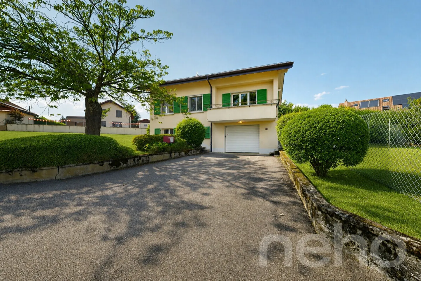 Charming individual villa on a plot of 1,297 m2 - Photo 1 of 12
