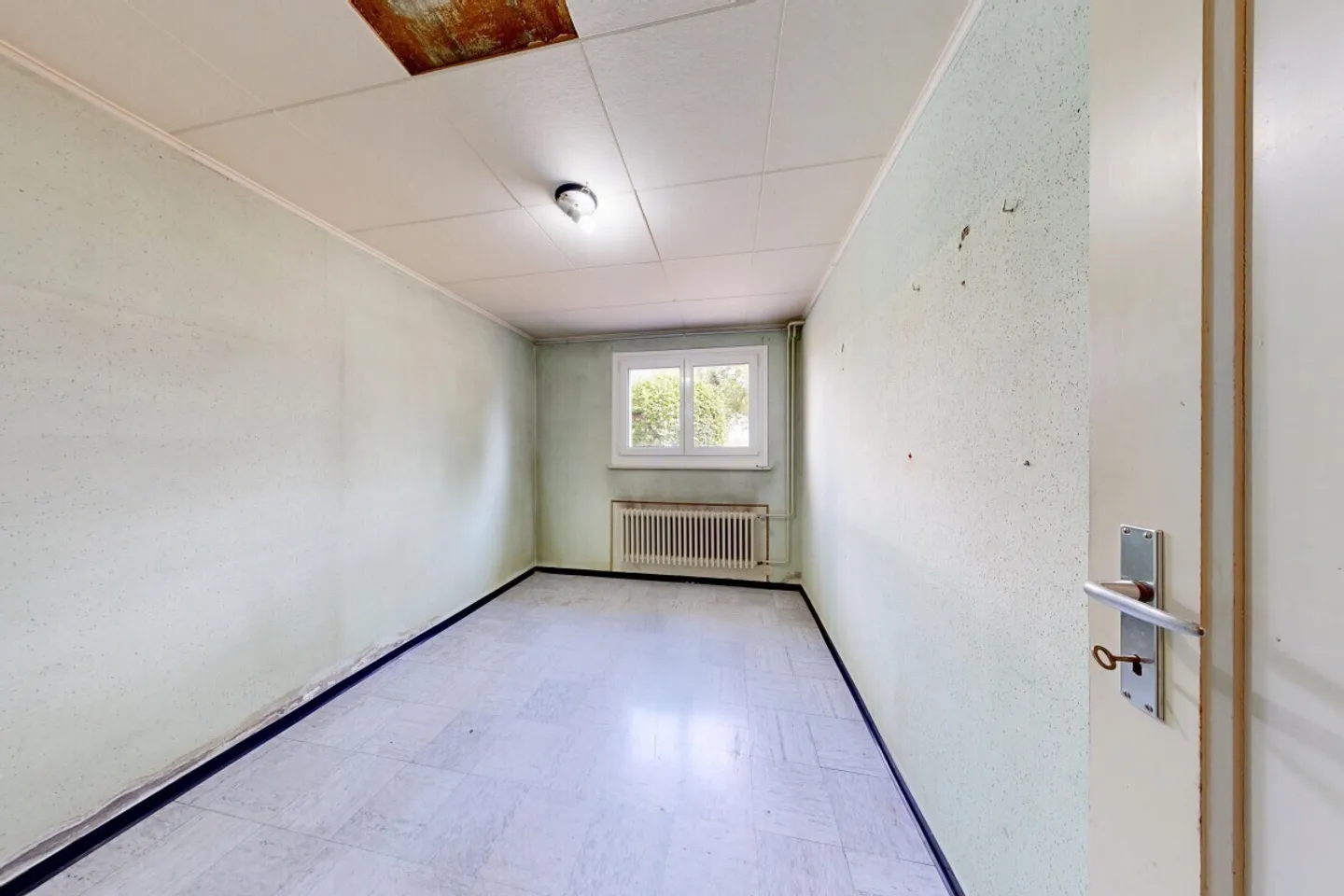 Charming individual villa on a plot of 1,297 m2 - Photo 11 of 12