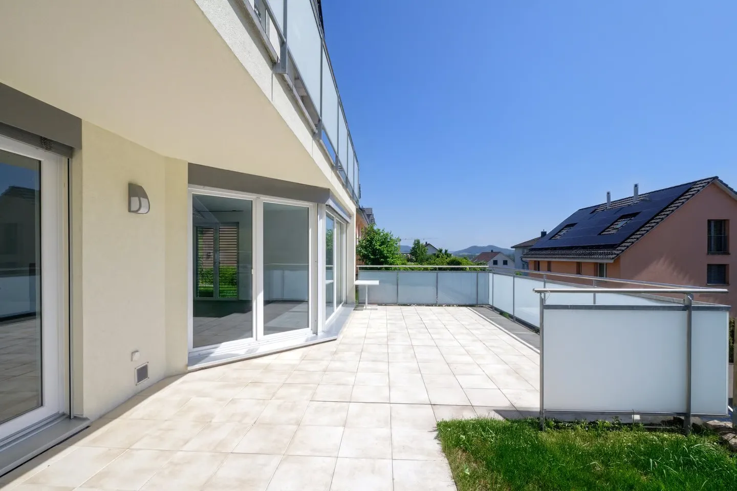 Casa unifamiliare di 5,5 locali a Hüntwangen - Foto 4 di 12