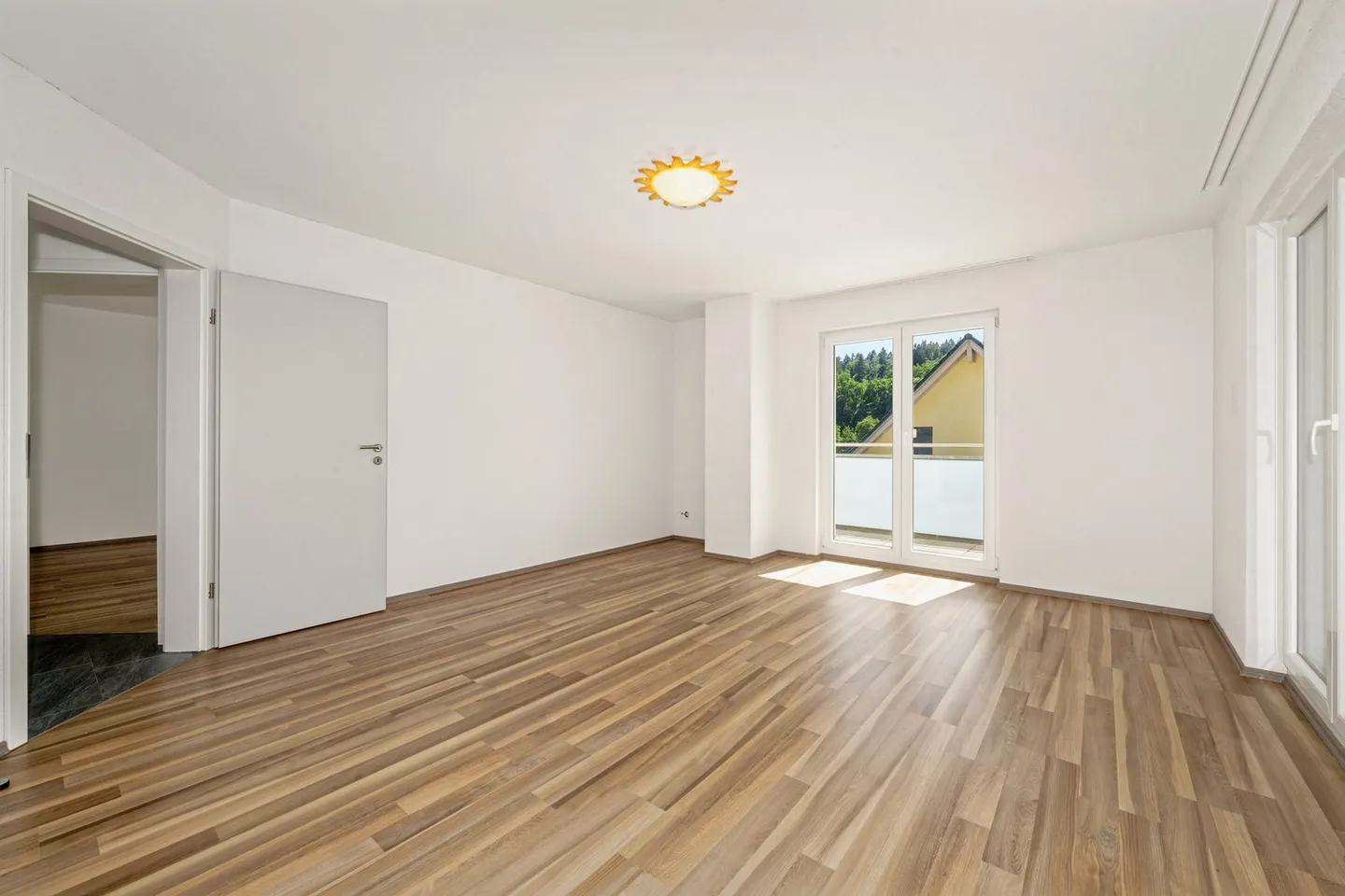 Casa unifamiliare di 5,5 locali a Hüntwangen - Foto 7 di 12