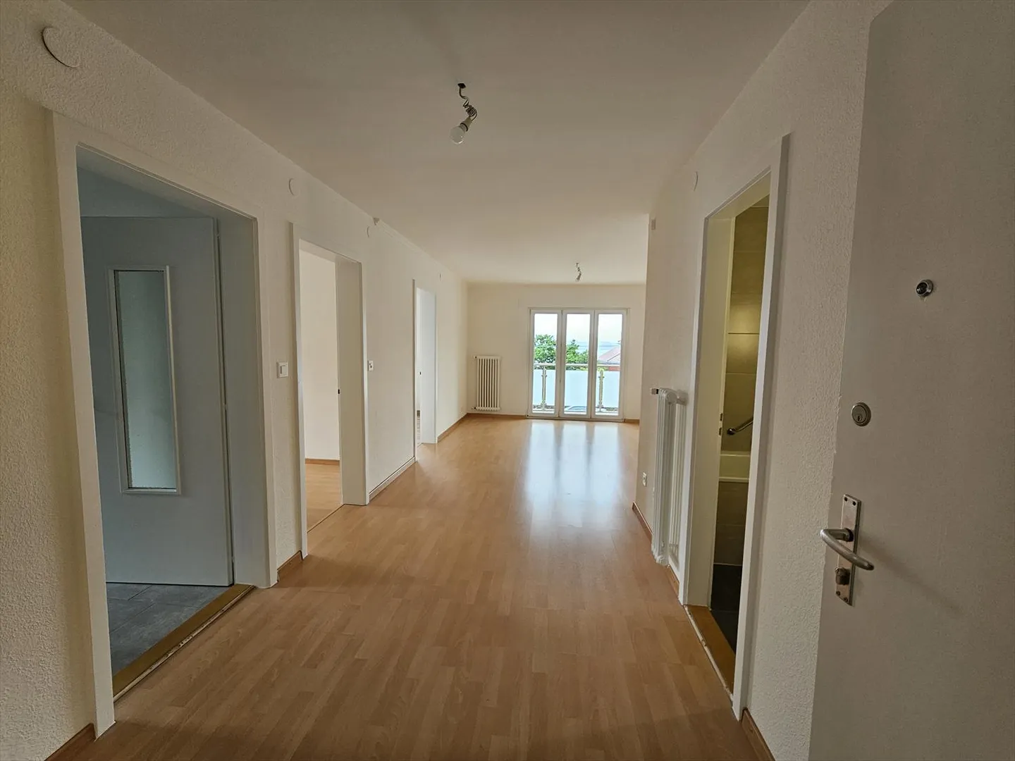 4-room apartment - Photo 3 of 15