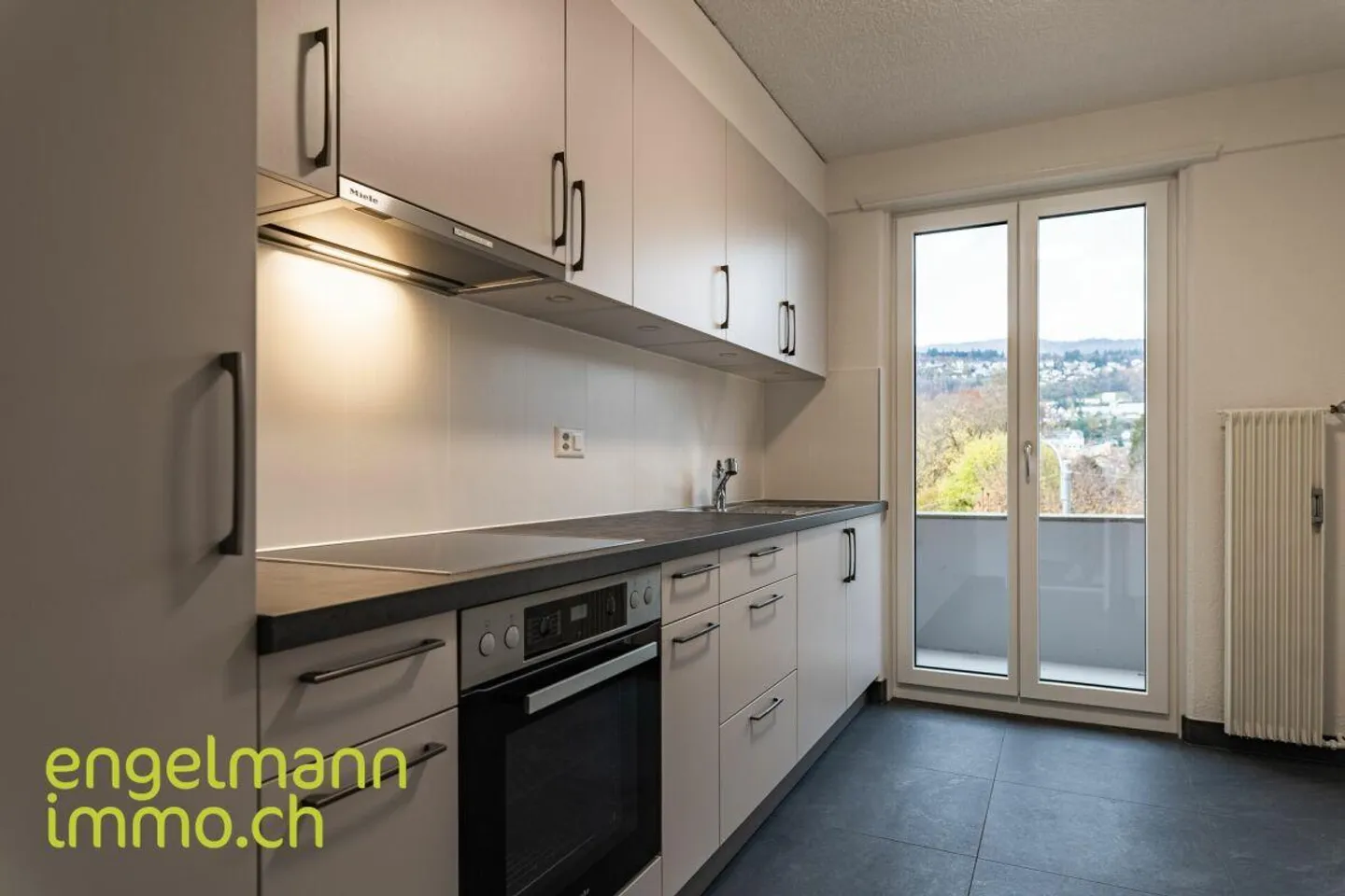 Appartamento ristrutturato con balconi - Foto 1 di 7