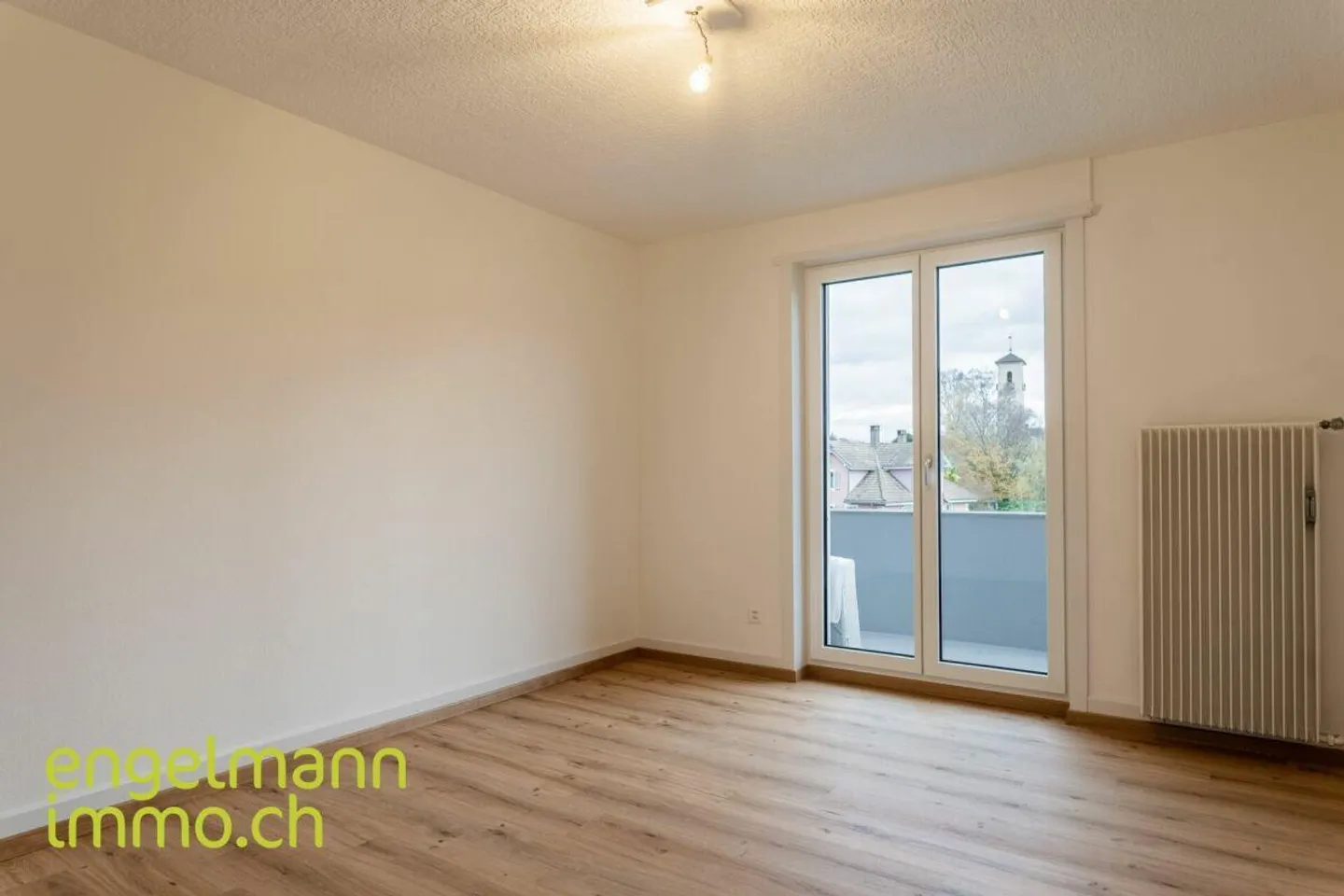 Appartamento ristrutturato con balconi - Foto 2 di 7