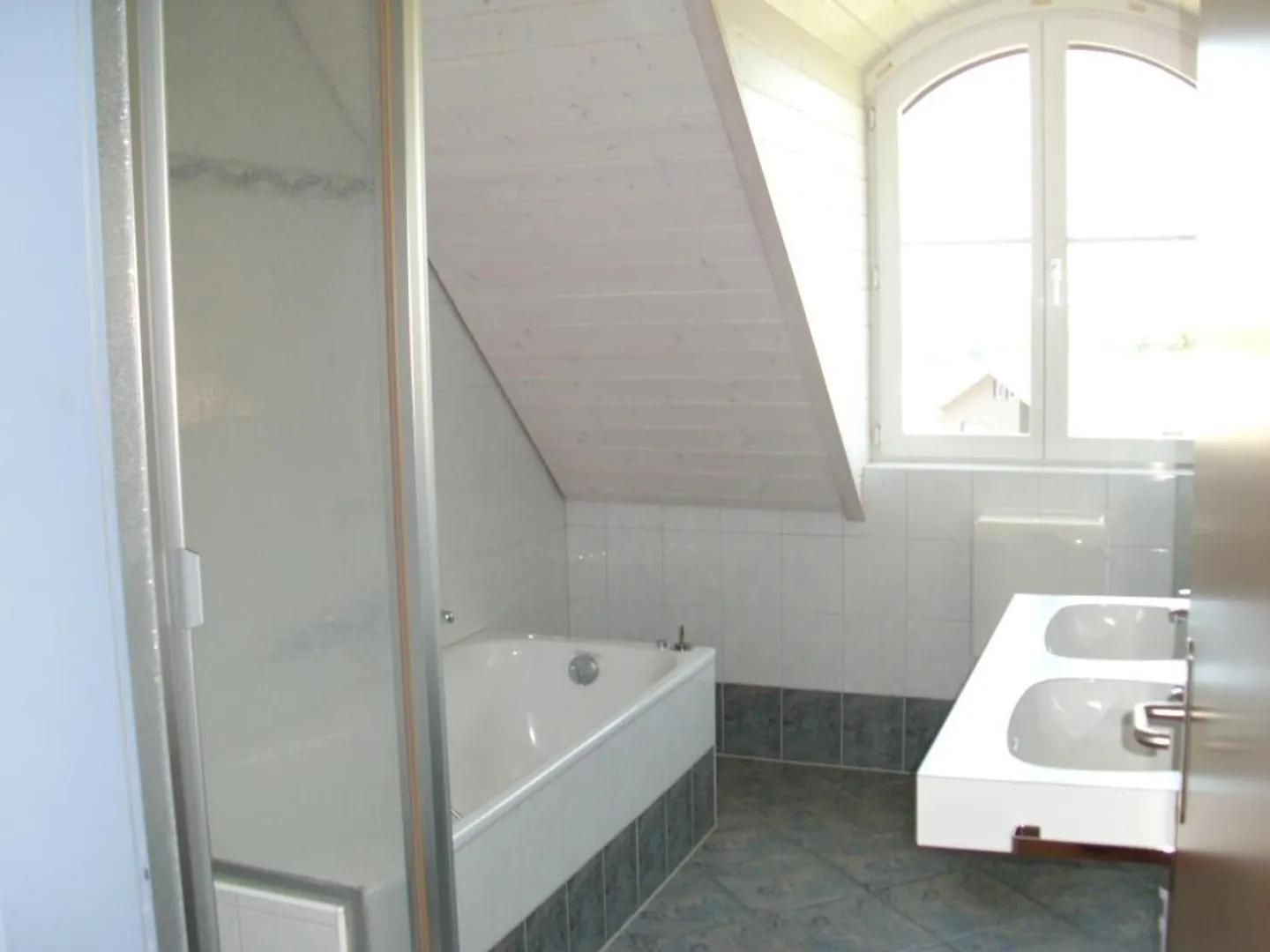Beautiful bright 4.5 room apartment - Photo 17 of 21
