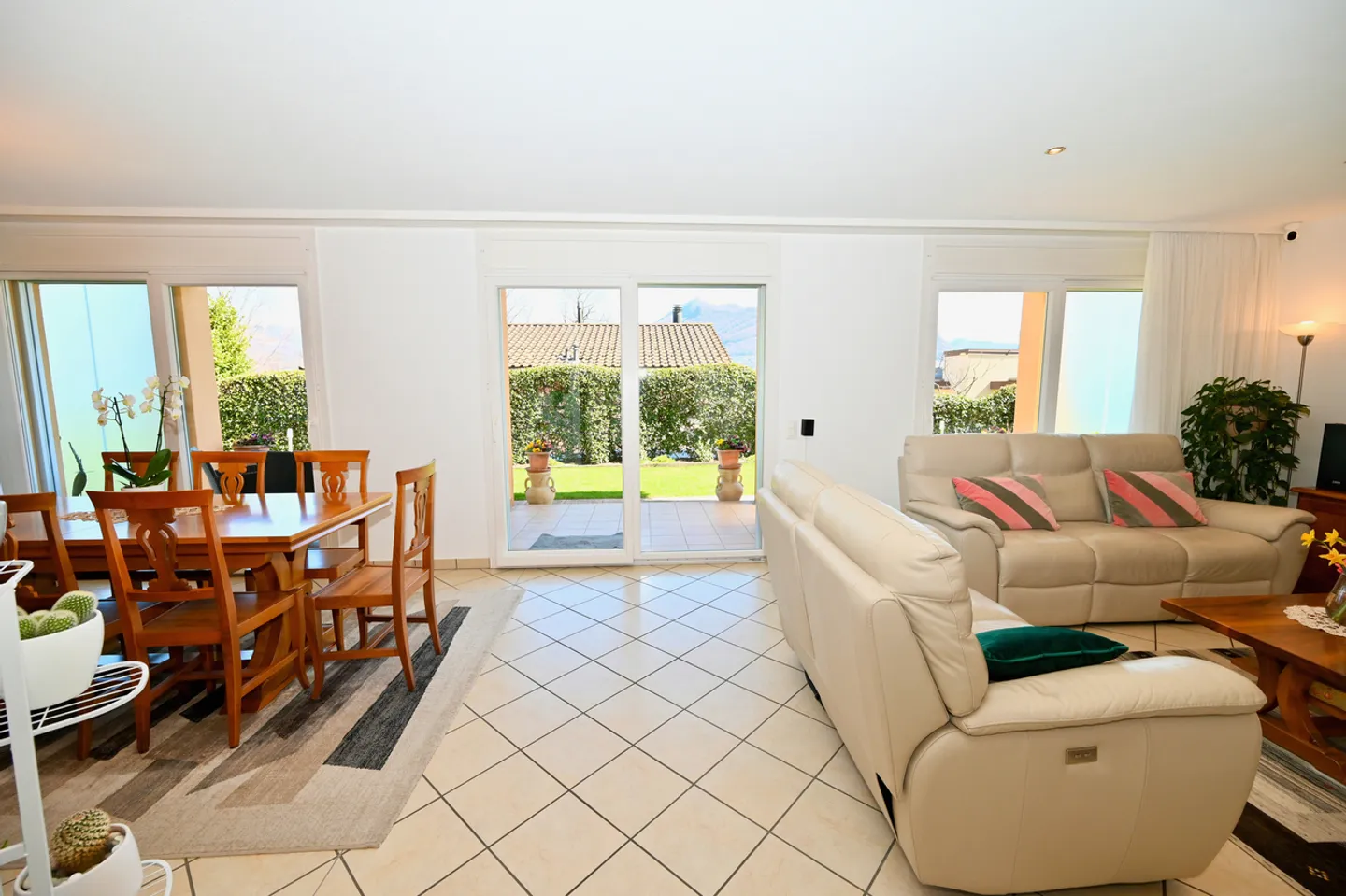 Elegante Villa mit Seeblick - Foto 9 von 27