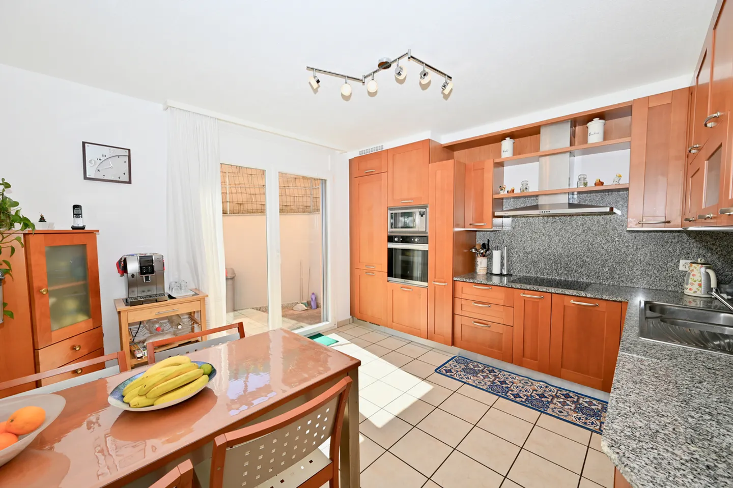 Elegante Villa mit Seeblick - Foto 12 von 27