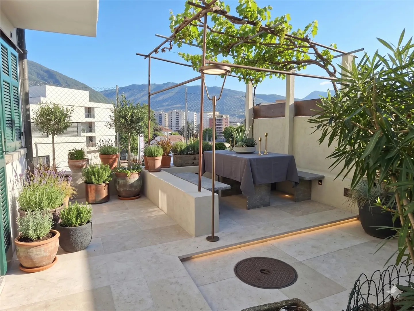 Charming Detached Apartment - Photo 2 of 20