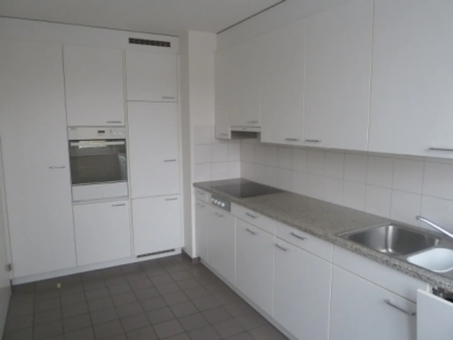 Ampio appartamento di 4,5 locali (112m2) a Frenke - Foto 2 di 10