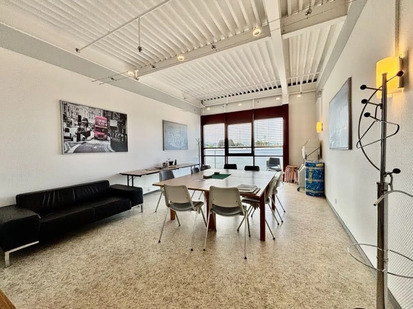 Commercial Space in Budron - Photo 4 of 9