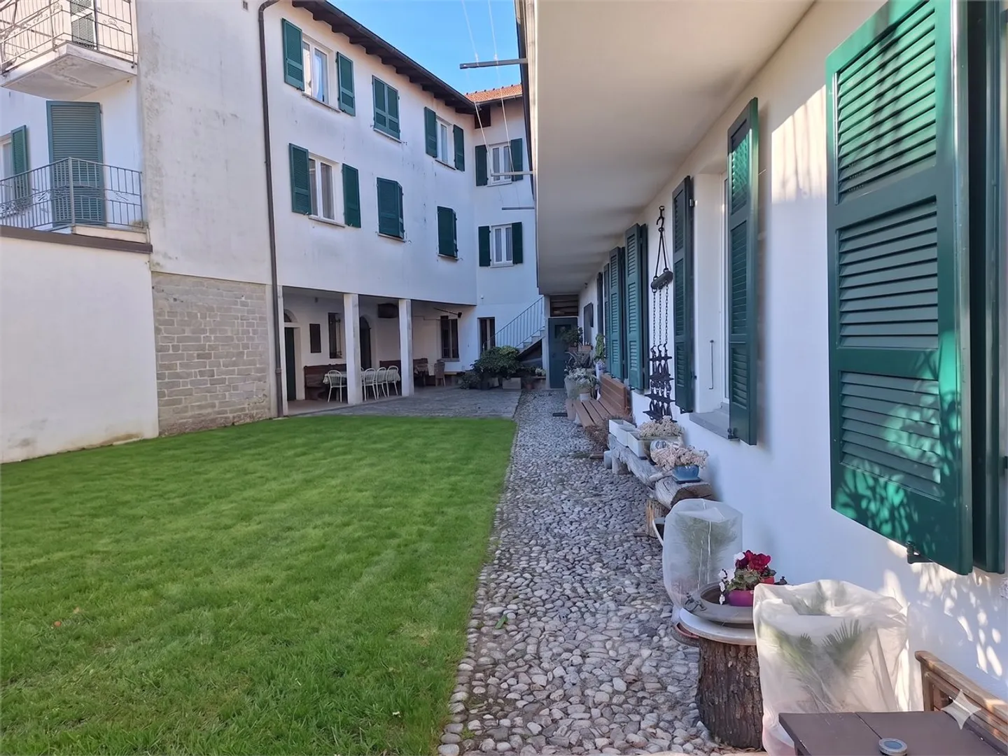 Charming Detached Apartment - Photo 7 of 20
