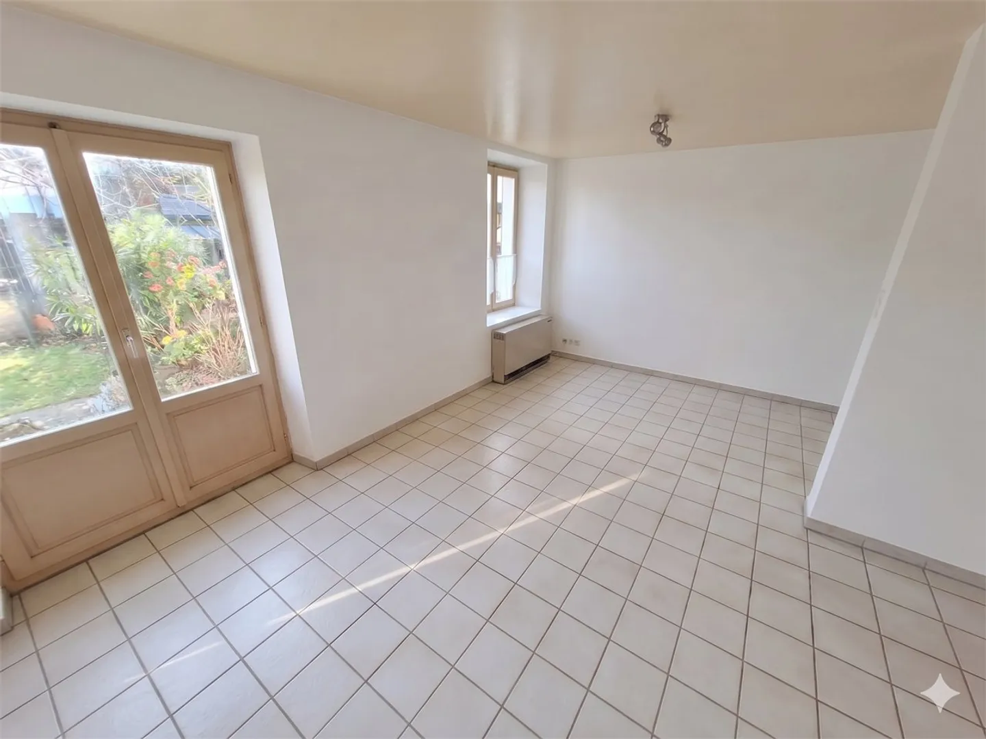 Charming Detached Apartment - Photo 10 of 20
