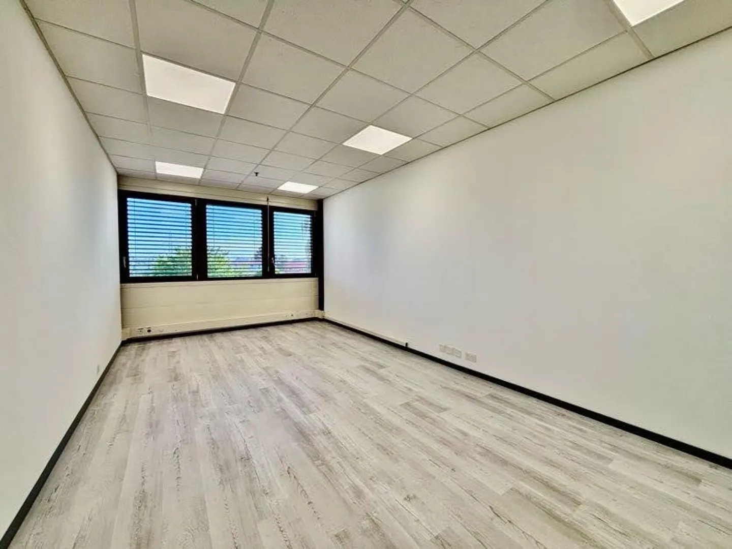 Commercial Space in Budron - Photo 6 of 9