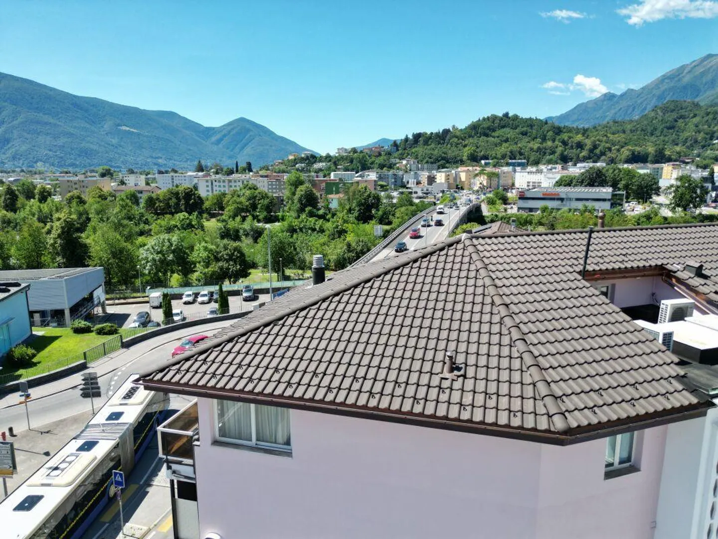 Ertragsgebäude in Locarno - Foto 1 von 22