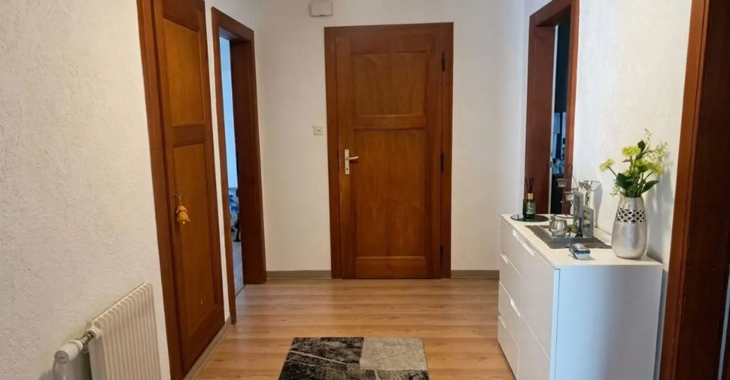Villa con due appartamenti a L'Orient - Foto 2 di 8