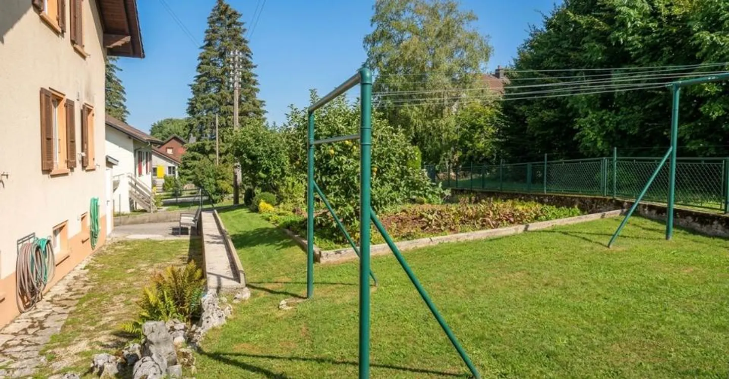 Villa con due appartamenti a L'Orient - Foto 6 di 8