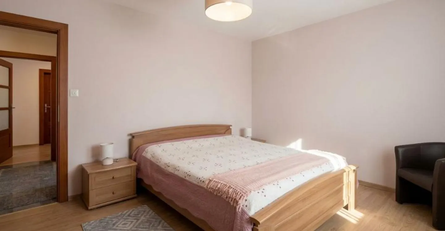 Villa con due appartamenti a L'Orient - Foto 4 di 8