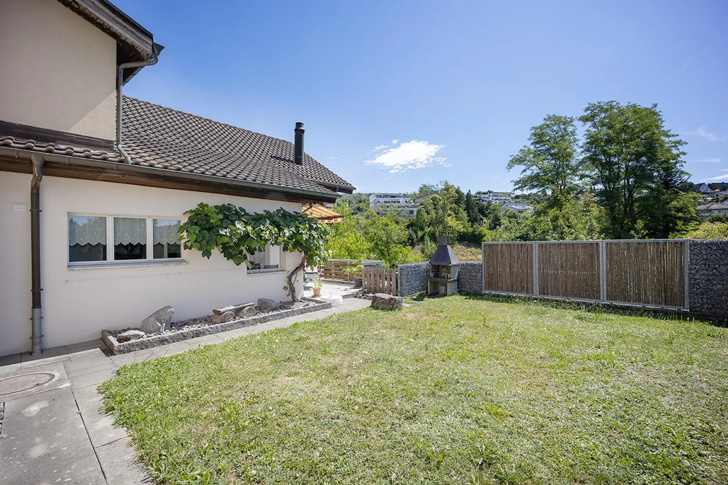 Attractive 5.5-room single-family house with optional building plot - Photo 8 of 14