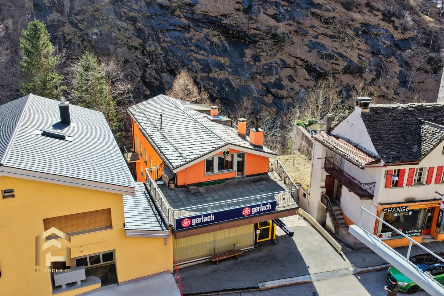 Propriété traditionnelle avec potentiel de développement à Gondo - Photo 2 sur 13