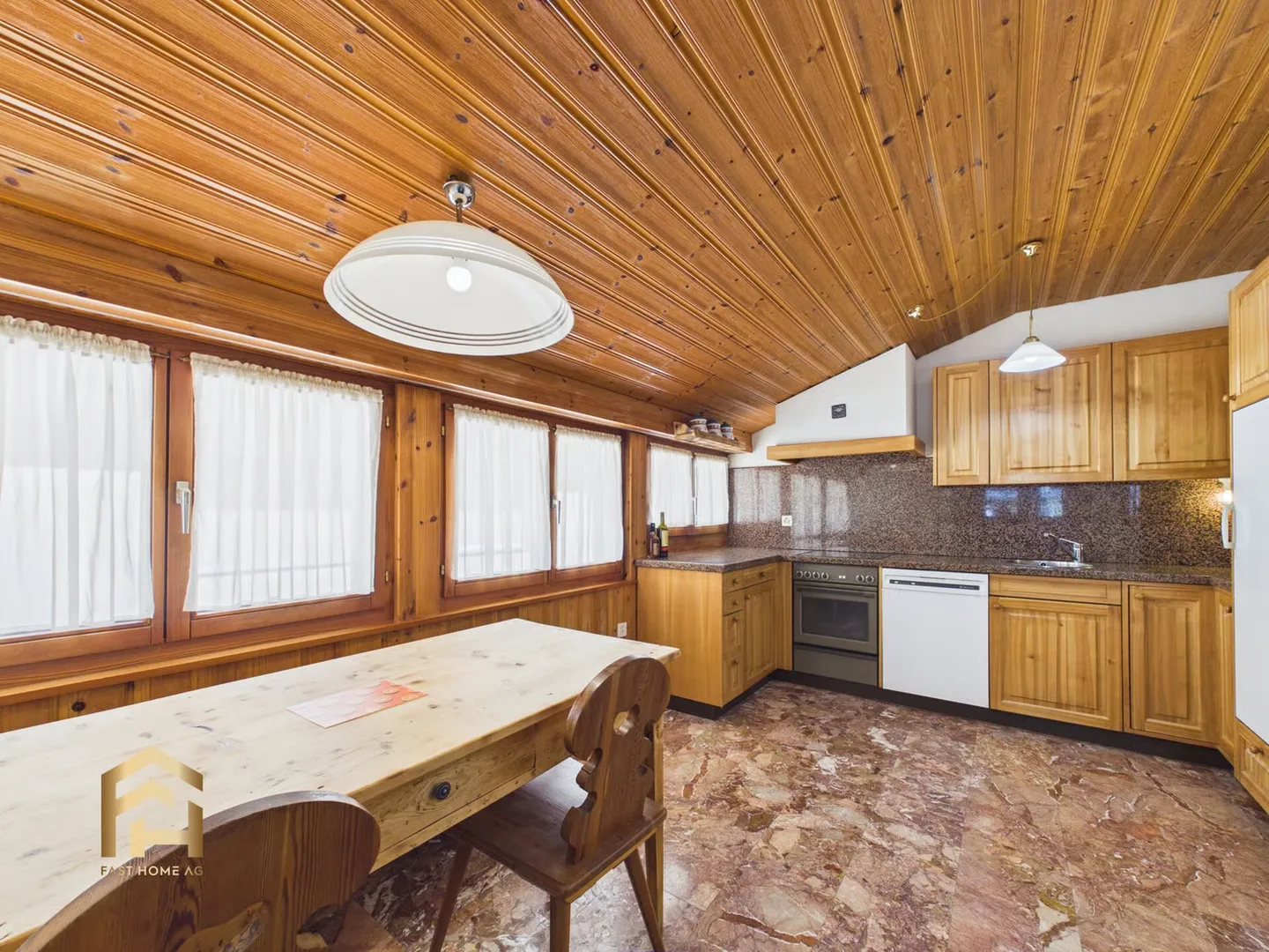 Propriété traditionnelle avec potentiel de développement à Gondo - Photo 5 sur 13