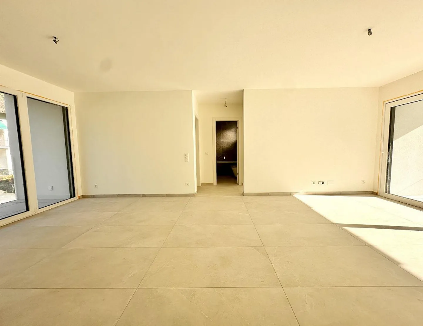 Nuovo Progetto Residenziale ad Avegno: Eleganza Naturale nella Valle Maggia | Neues Wohnprojekt in Avegno: Natürliche Eleganz im Maggiatal - Foto 4 di 13